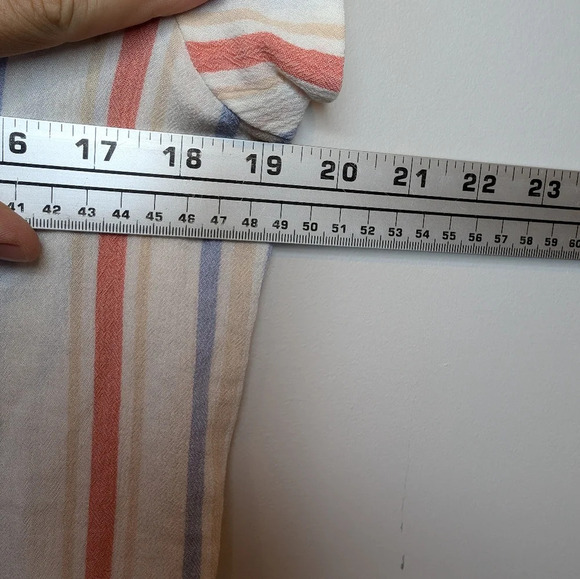 Liz Claiborne Women's V Neck Short Sleeve White Striped Button Down Blouse M - Picture 5 of 7